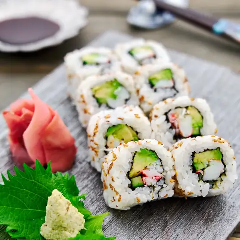 Cách Làm California Roll Sushi Chuẩn Vị Nhật Tại Nhà
