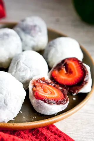 Cách Làm Ichigo Daifuku: Bước Đi Chi Tiết Để Tạo Nên Một Tác Phẩm Ẩm Thực Tinh Tế
