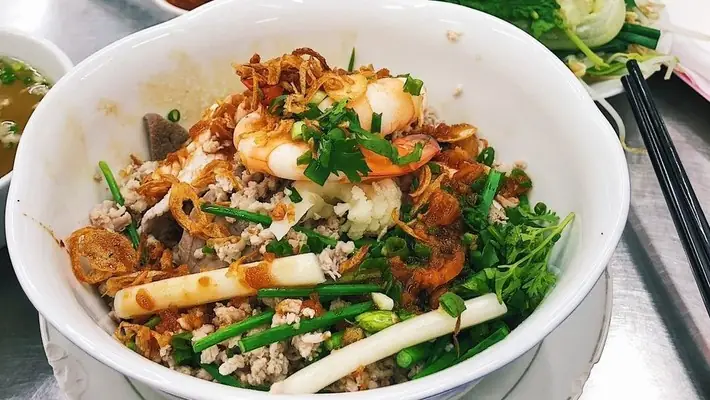Hủ Tiếu Nam Vang Cách Mạng Tháng 8: Khám Phá Làn Sóng Ẩm Thực Mới