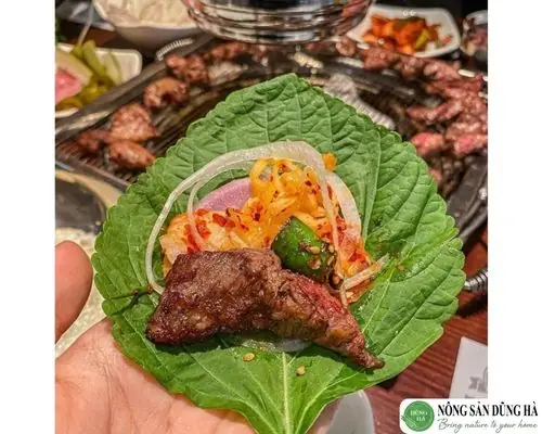 Khám Phá Món Lá Kim Chiên Giòn Thịt Nướng: Công Thức Đặc Biệt Từ Nhà Hàng Bundau Mam Tom Tien Hai