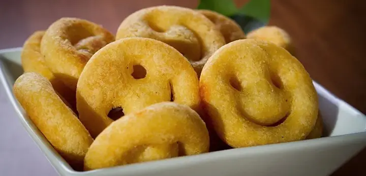 Cách Làm Bánh Khoai Tây Mặt Cười Thơm Ngon, Giòn Rụm Tại Nhà