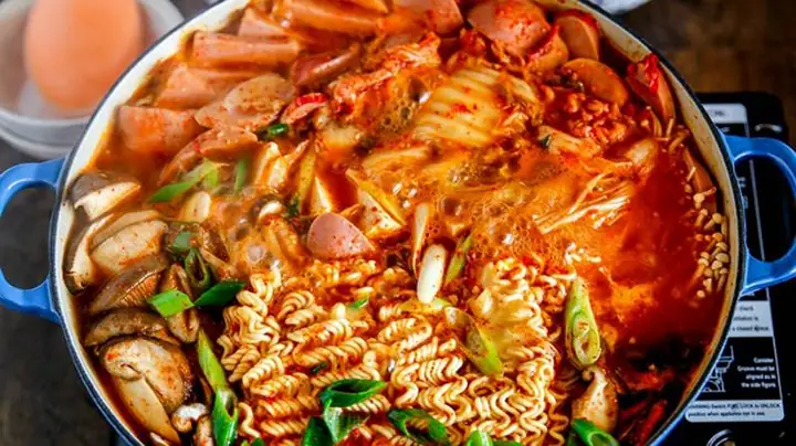 Hướng Dẫn Cách Làm Mì Cay Từ Mì Tôm Cay Chuẩn Vị, Đơn Giản Tại Nhà