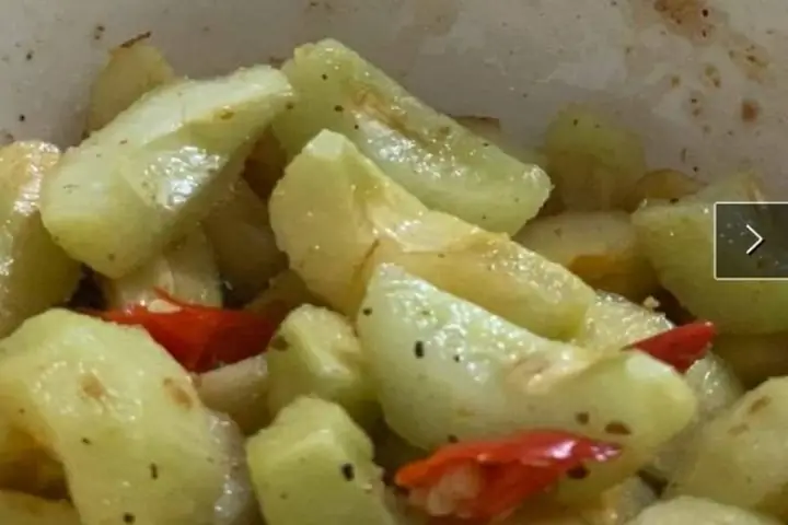 Cách Làm Táo Mèo Muối Xổi Giòn Ngon, Dễ Thực Hiện Tại Nhà