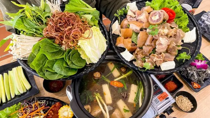 Lẩu Bò Ăn Rau Gì Ngon Nhất? Top 15 Loại Rau “huyền Thoại” Không Thể Bỏ Lỡ Lẩu Bò Ăn Rau Gì Ngon Nhất? Top 15 Loại Rau “huyền Thoại” Không Thể Bỏ Lỡ