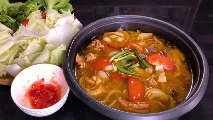 Lẩu Gà Gồm Những Gì? Khám Phá Thành Phần Và Cách Nấu Chuẩn Vị