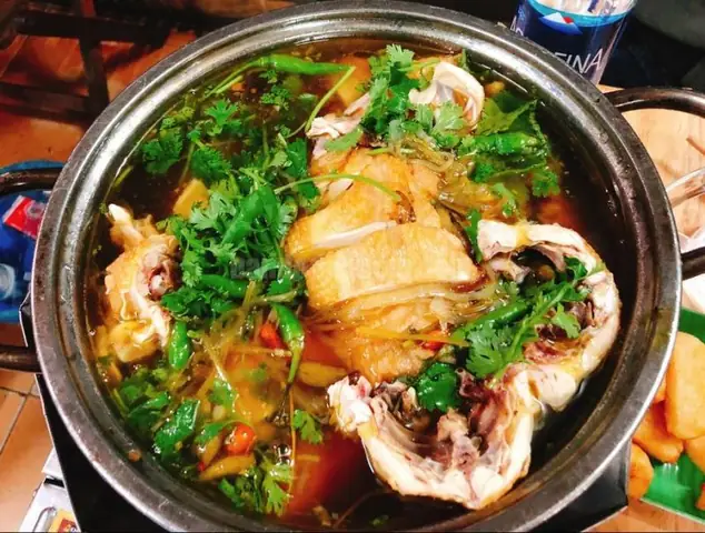 Review Lẩu Gà Lá É Cần Thơ: Đâu Là Quán Ngon, Giá Rẻ, Chất Lượng Nhất?