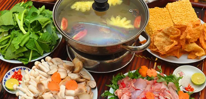 Lẩu Gà Ngải Cứu Thuốc Bắc: Công Thức Bí Truyền Và Lợi Ích Bất Ngờ Cho Sức Khỏe