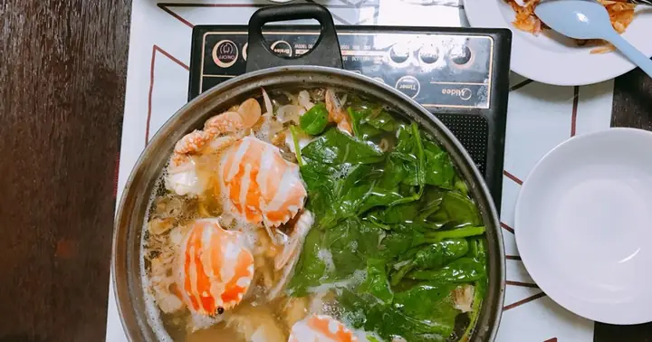 Lẩu Gì Ăn Rau Mồng Tơi: 7 Lựa Chọn Hoàn Hảo Cho Bữa Tiệc Đậm Vị