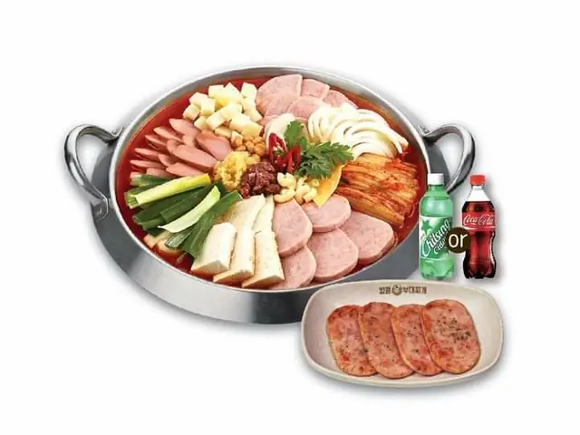 Lẩu Quân Đội Hàn Quốc: Nguồn Gốc, Công Thức Và Cách Thưởng Thức Đúng Điệu Lẩu Quân Đội Hàn Quốc: Nguồn Gốc, Công Thức Và Cách Thưởng Thức Đúng Điệu