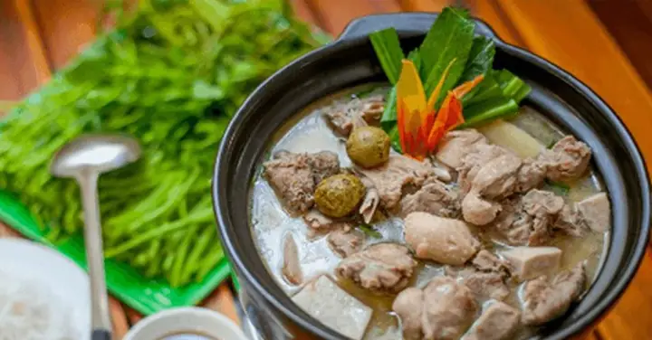Lẩu Vịt Om Sấu Ngon Hà Nội: Bí Quyết Chọn Vịt, Om Sấu Và Nước Chấm Chuẩn Vị