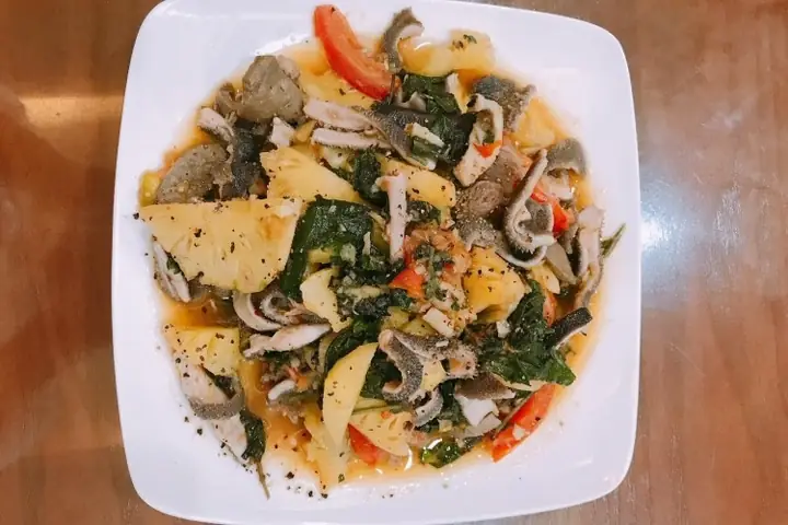 Lòng Dê Xào Gì Ngon? Khám Phá 7 Món Ăn Hút Cơm Từ Lòng Dê