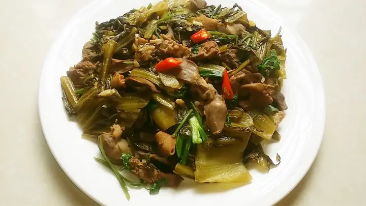Lòng Gà Xào Dưa Chua: Công Thức Và Bí Quyết Chế Biến Món Ăn Dân Dã Chuẩn Vị