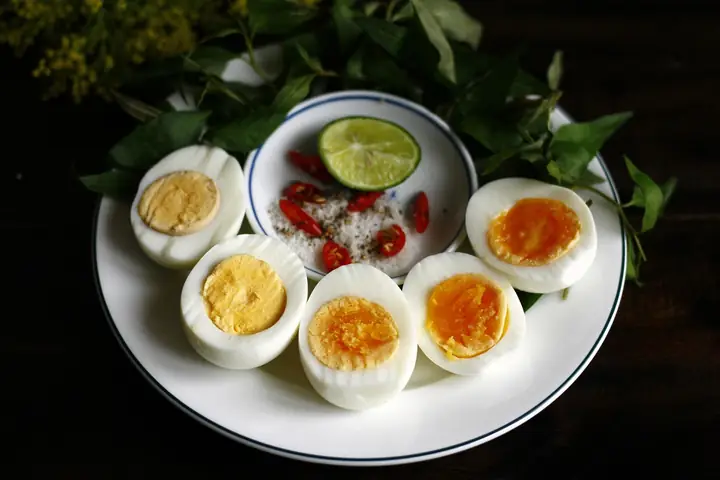 10+ Cách Luộc Trứng Không Bị Dính Vỏ, Siêu Dễ, Siêu Nhanh