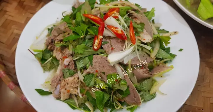 Cách Làm Lưỡi Lợn Xào Hành Răm Ngon Chuẩn Vị, Giòn Sần Sật