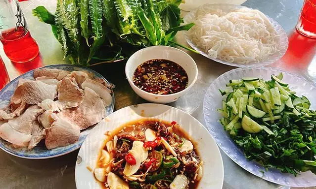 Mắm Chua Thịt Luộc Cây Lý: Khám Phá Món Ăn Đặc Sản Của Núi Rừng