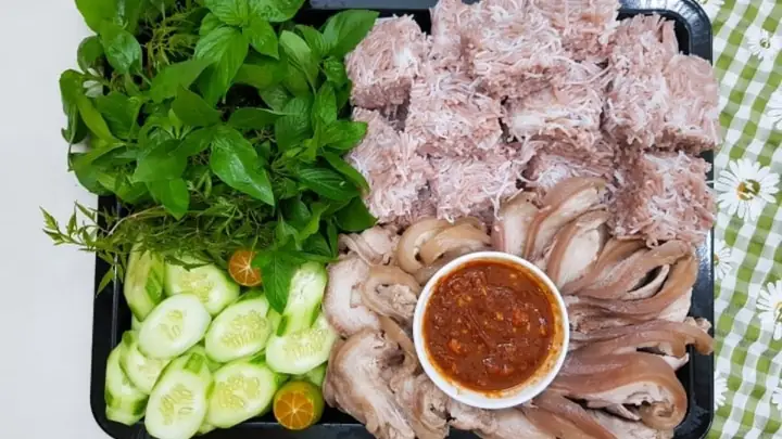 Mắm Chua Thịt Luộc Cây Lý: Khám Phá Món Ăn Đặc Sản Của Núi Rừng