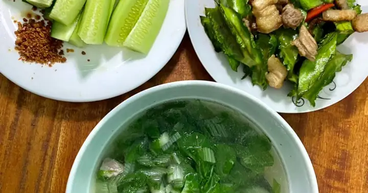 Mâm Cơm Sinh Viên Đơn Giản: Gợi Ý 7+ Thực Đơn Ngon, Bổ, Rẻ Cho Bạn Mâm Cơm Sinh Viên Đơn Giản: Gợi Ý 7+ Thực Đơn Ngon, Bổ, Rẻ Cho Bạn