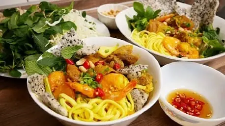 Đánh Giá Chi Tiết Mì Quảng Trí Hội An: 4 Đặc Điểm Phân Loại Và Mức Giá Tham Khảo