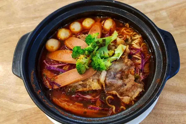 Mì Tương Đen Tiếng Anh Là Gì? Giải Đáp Chi Tiết Về Black Bean Sauce
