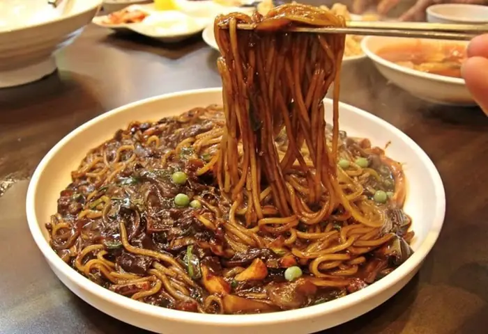 Top 10 Mì Tương Đen Trung Quốc Ngon Nhất: Đánh Giá Chi Tiết & Khuyến Nghị
