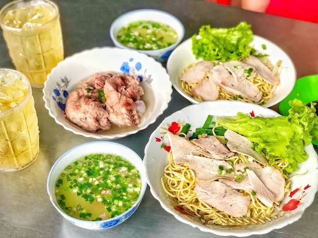 Đánh Giá Chi Tiết Mì Xí Mứng Tân Vạn: Có Thực Sự Là Lựa Chọn Cho Người Sành Ăn?