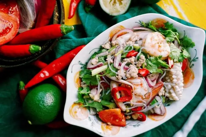 Miến Trộn Hải Sản Kiểu Thái: Bí Quyết Trộn Miến Ngon Chuẩn Vị, Không Bị Nát Miến Trộn Hải Sản Kiểu Thái: Bí Quyết Trộn Miến Ngon Chuẩn Vị, Không Bị Nát