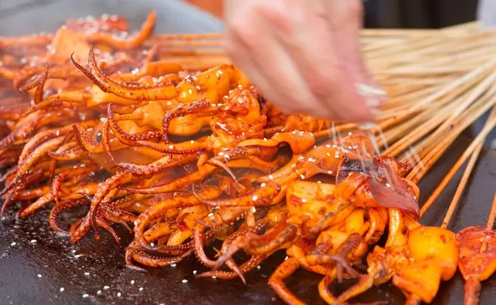 Khám Phá 15 Món Ăn Vặt Trung Quốc Nổi Tiếng Đáng Thử Nhất