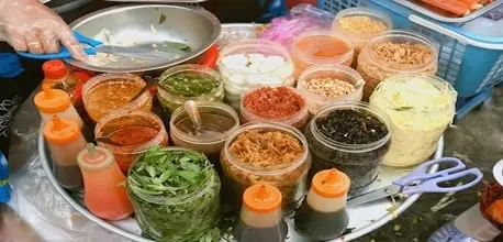 Món Bánh Tráng Trộn Sài Gòn: Khám Phá Hương Vị Đường Phố Độc Đáo