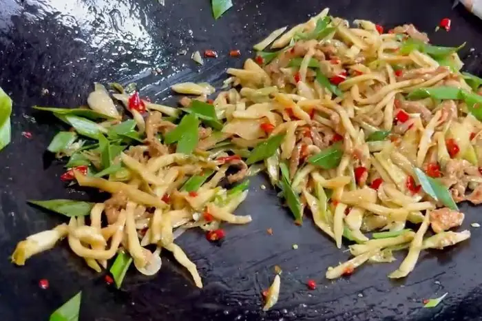 Món Mầm Đá Là Gì? Khám Phá Đặc Sản Nức Tiếng Từ Núi Rừng Tuyên Quang