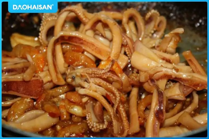 Cách Làm Món Mực Khô Xào Dứa Thơm Ngon, Đậm Đà Chuẩn Vị Cách Làm Món Mực Khô Xào Dứa Thơm Ngon, Đậm Đà Chuẩn Vị