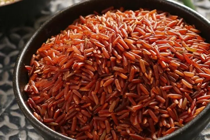 Hướng Dẫn Chi Tiết Cách Nấu Gạo Lứt Huyết Rồng Chuẩn Vị, Bổ Dưỡng Cho Gia Đình
