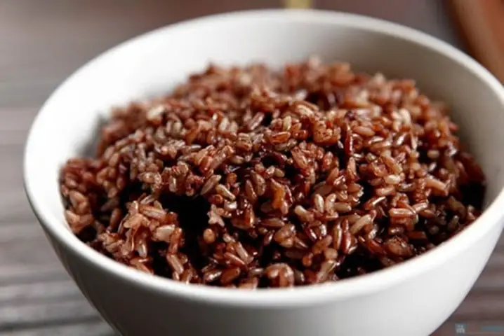 Hướng Dẫn Chi Tiết Cách Nấu Gạo Lứt Huyết Rồng Chuẩn Vị, Bổ Dưỡng Cho Gia Đình