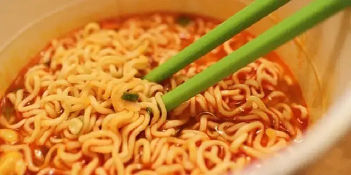 Nấu Mì Gói Đúng Cách: Hướng Dẫn Chi Tiết Từ Chuyên Gia Ẩm Thực Nấu Mì Gói Đúng Cách: Hướng Dẫn Chi Tiết Từ Chuyên Gia Ẩm Thực