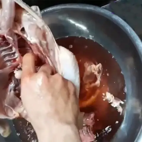 Cách Nấu Súp Gà Hạt Sen Thơm Ngon, Bổ Dưỡng Cho Ngày Se Lạnh Cách Nấu Súp Gà Hạt Sen Thơm Ngon, Bổ Dưỡng Cho Ngày Se Lạnh