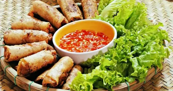 Top 5+ Nem Ốc Ngon Hà Nội: Review Chi Tiết Vị Ngon "tứ Trụ"