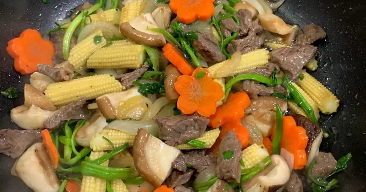 Ngô Bao Tử Xào Thịt: Công Thức Chi Tiết Và Mẹo Hay Cho Bữa Cơm Gia Đình