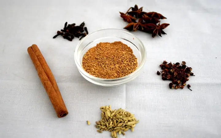Ngũ Vị Hương Là Gì? Nguồn Gốc, Công Dụng Và Những Điều Bạn Cần Biết