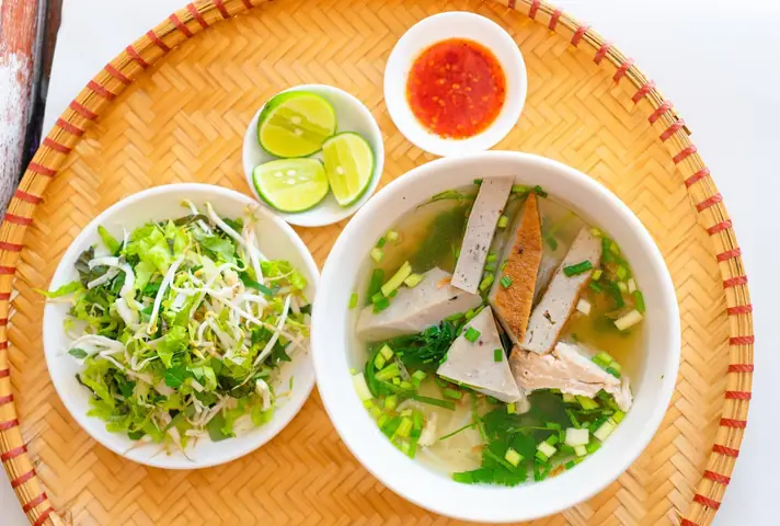 Người Miền Trung Thích Ăn Gì? Khám Phá Văn Hóa Ẩm Thực Đặc Sắc Và Phong Phú