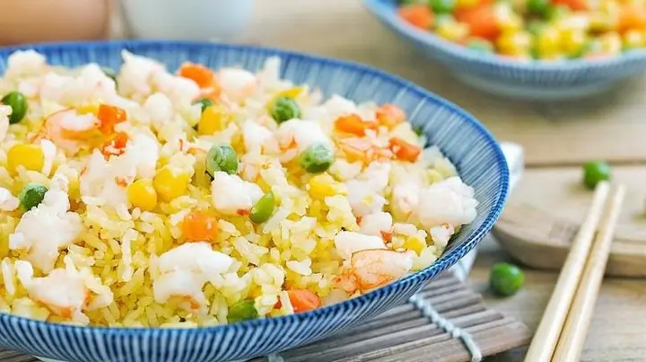 Nguồn Gốc Cơm Chiên Dương Châu Và Hành Trình Trở Thành Biểu Tượng Ẩm Thực Đường Phố Nguồn Gốc Cơm Chiên Dương Châu Và Hành Trình Trở Thành Biểu Tượng Ẩm Thực Đường Phố