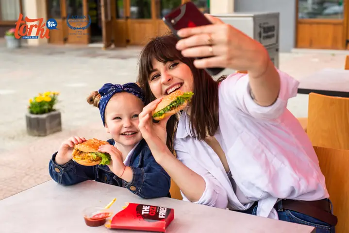 Các Nguyên Liệu Làm Bánh Hamburger Chuẩn Vị, Dễ Tìm Tại Nhà
