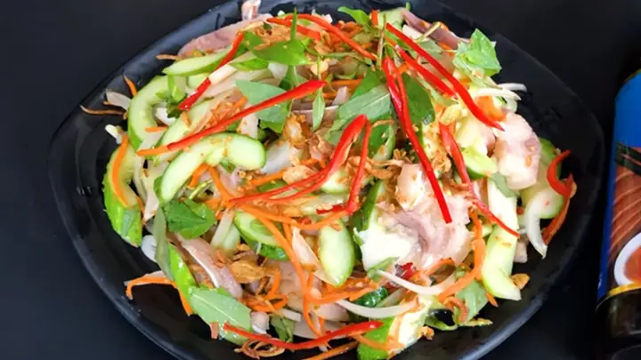 Nguyên Liệu Làm Gỏi Tai Heo Chuẩn Vị Và Cách Sơ Chế Tai Heo Sạch Khuẩn