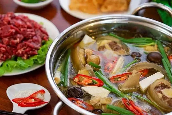 10+ Nguyên Liệu Nấu Lẩu Bò Cần Thiết Cho Một Nồi Nước Dùng Thơm Ngon