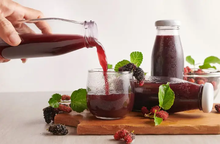 Nước Dâu Tằm Ngâm Đường: Công Thức Ngon, Tốt Cho Sức Khỏe Nước Dâu Tằm Ngâm Đường: Công Thức Ngon, Tốt Cho Sức Khỏe
