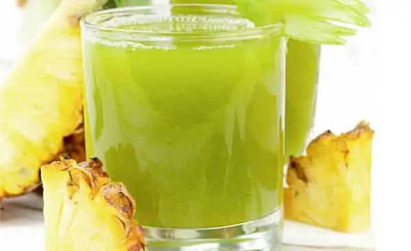 Tác Hại Khôn Lường Của Nước Ép Cần Tây Dứa Nếu Uống Sai Cách