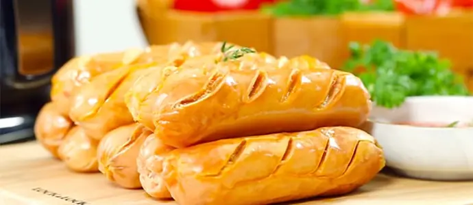 Cách Nướng Xúc Xích Bằng Nồi Chiên Không Dầu Ngon Như Ngoài Hàng Cách Nướng Xúc Xích Bằng Nồi Chiên Không Dầu Ngon Như Ngoài Hàng