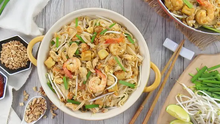 Pad Thái Là Món Gì? Nguồn Gốc, Nguyên Liệu Và Cách Nấu Đúng Vị