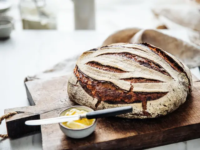 Pain Au Levain Recette Facile: Bí Quyết Làm Bánh Mì Sourdough Chuẩn Phong Cách Pháp Tại Nhà Pain Au Levain Recette Facile: Bí Quyết Làm Bánh Mì Sourdough Chuẩn Phong Cách Pháp Tại Nhà