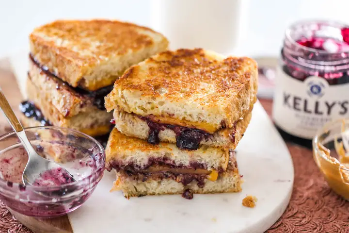 Bánh Mì Bơ Lạc Phô Mai: Hương Vị Kén Người Hay Tuyệt Phẩm Ẩm Thực Bị Đánh Giá? Bánh Mì Bơ Lạc Phô Mai: Hương Vị Kén Người Hay Tuyệt Phẩm Ẩm Thực Bị Đánh Giá?