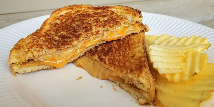Bánh Mì Bơ Lạc Phô Mai: Hương Vị Kén Người Hay Tuyệt Phẩm Ẩm Thực Bị Đánh Giá? Bánh Mì Bơ Lạc Phô Mai: Hương Vị Kén Người Hay Tuyệt Phẩm Ẩm Thực Bị Đánh Giá?
