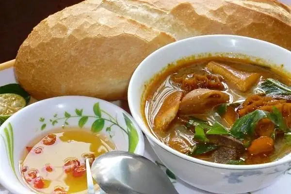 Phá Lấu Là Món Gì? Nguồn Gốc, Ý Nghĩa Và Các Món Ăn Đặc Trưng